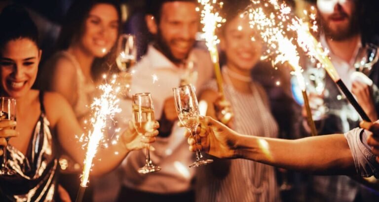 Véspera de Ano Novo: expediente torna-se facultativo após as 14h, mas convocação de funcionários é permitida