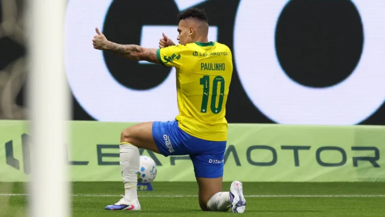 Palmeiras supera a Chapecoense por 1 a 0 e mantém liderança do Brasileirão